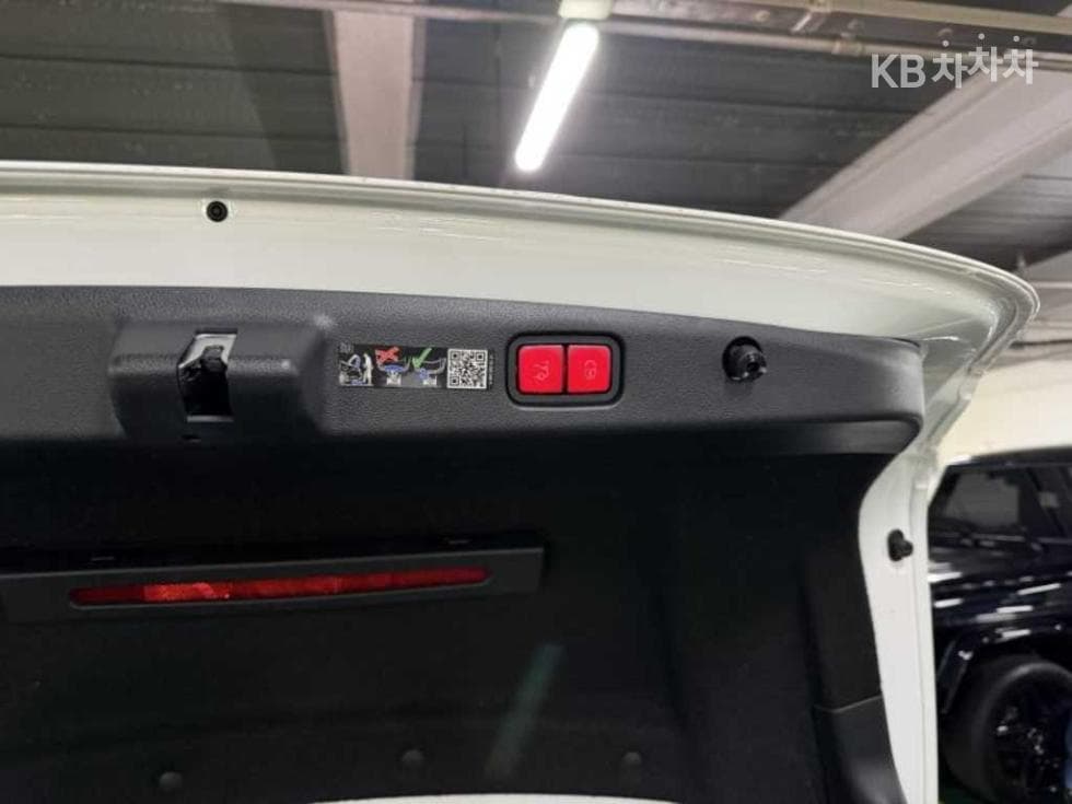 Mercedes-Benz E-클래스 (W214)E200 Avantgrade - 17