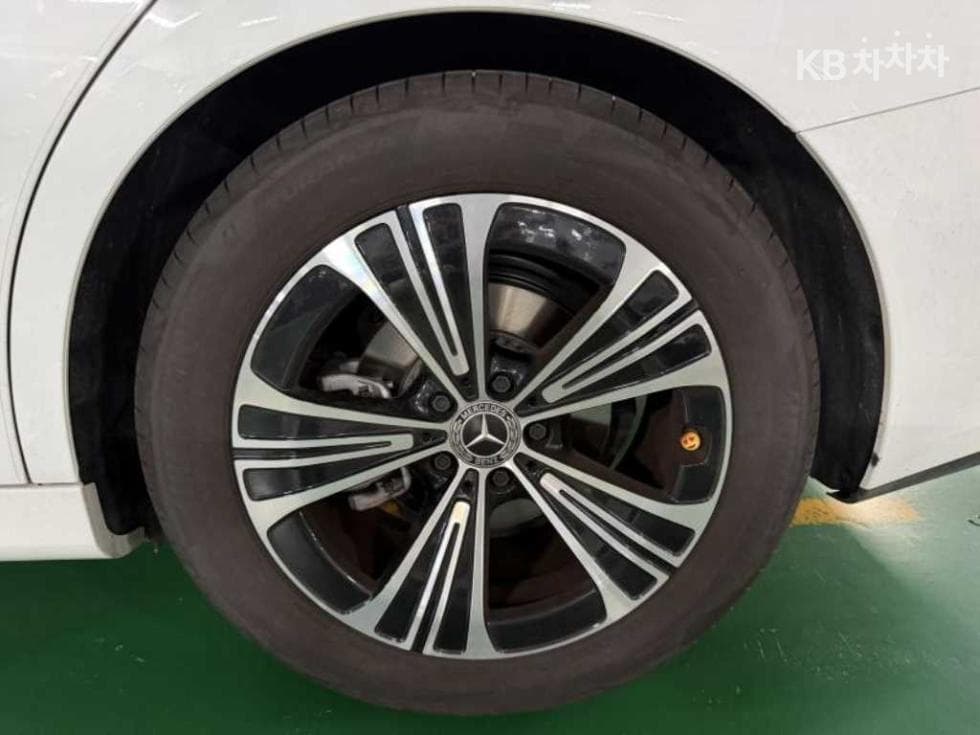 Mercedes-Benz E-클래스 (W214)E200 Avantgrade - 19