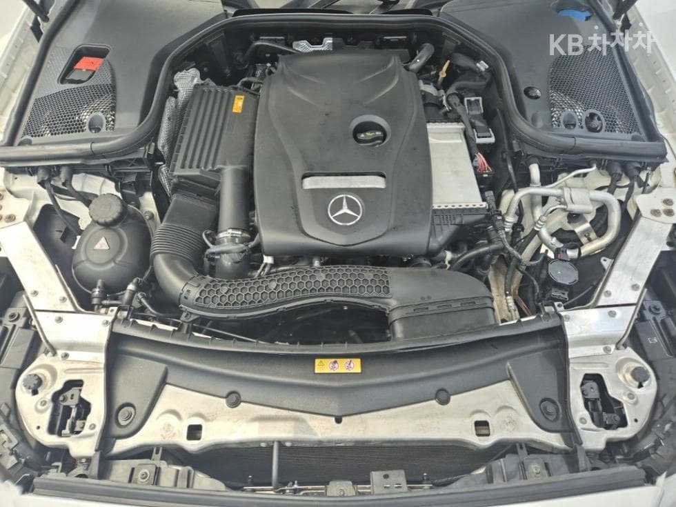 Mercedes-Benz E-Class (W213)E300 Avantgarde - 5