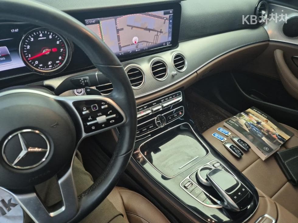 Mercedes-Benz E-Class (W213)E300 Avantgarde - 10