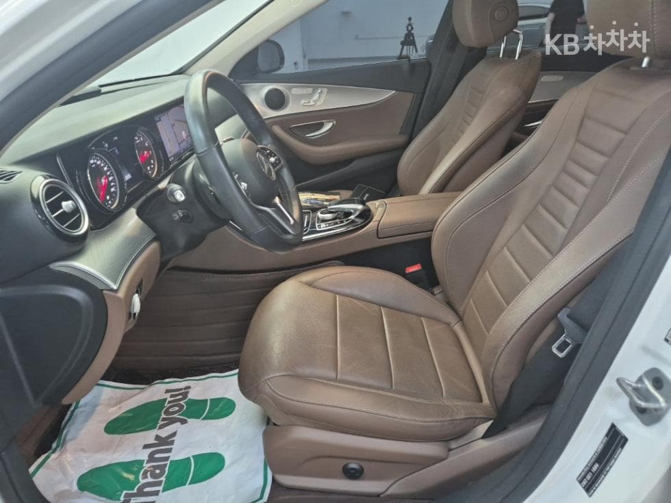 Mercedes-Benz E-Class (W213)E300 Avantgarde - 11