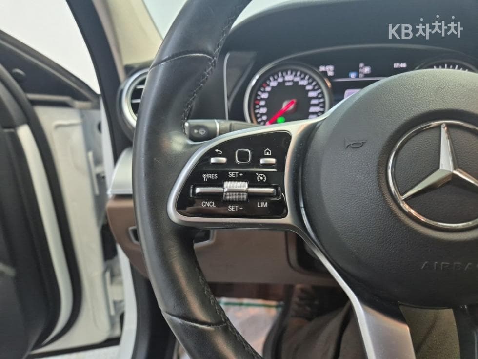Mercedes-Benz E-Class (W213)E300 Avantgarde - 16