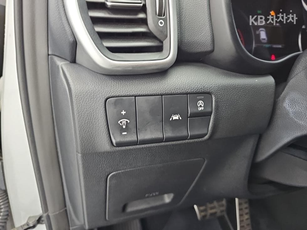 Киа Sportage 더 볼드Смарт스트림 D 1.6 Дизел 4x4 Тренди - 17