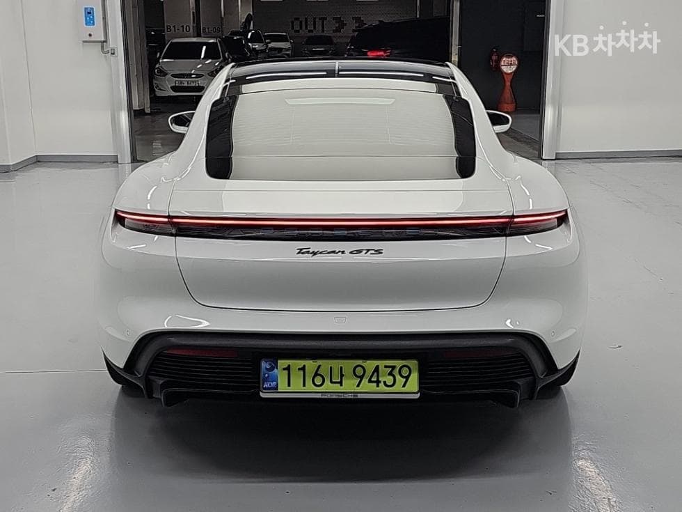 Porsche TaycanGTS - 3
