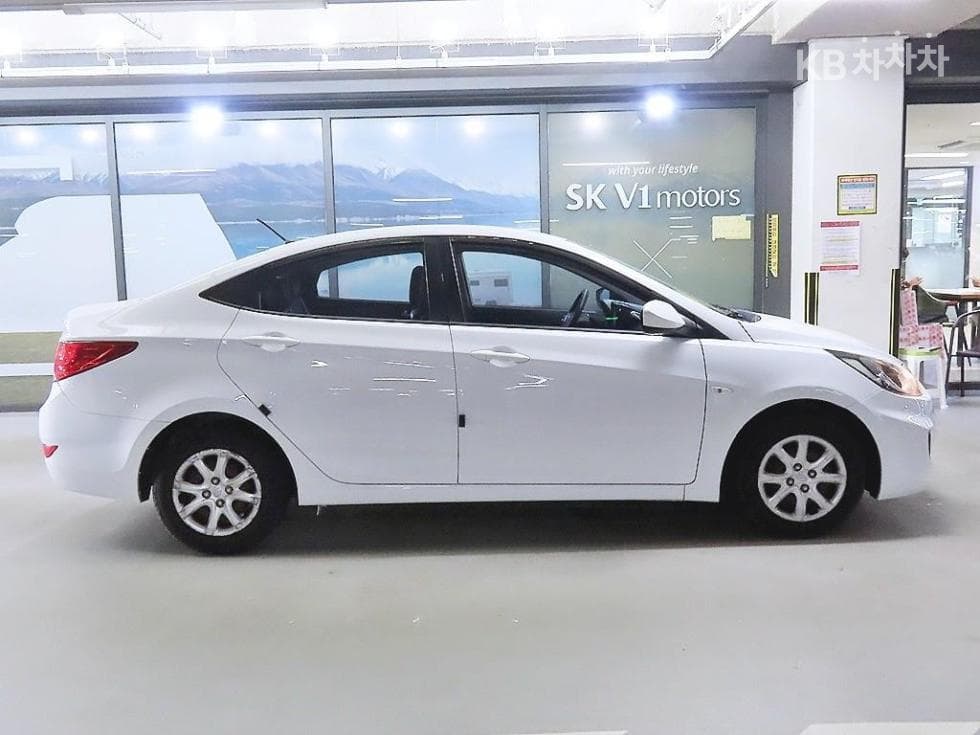 Hyundai Accent(신형)1.6 VGT Smart - 3
