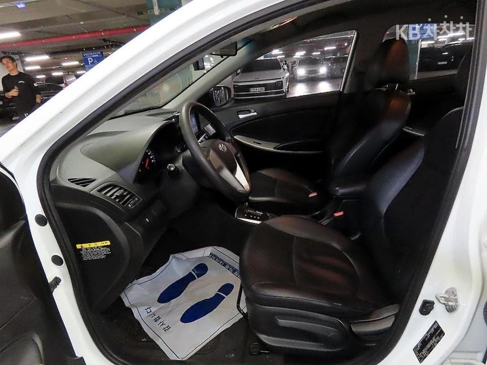 Hyundai Accent(신형)1.6 VGT Smart - 6