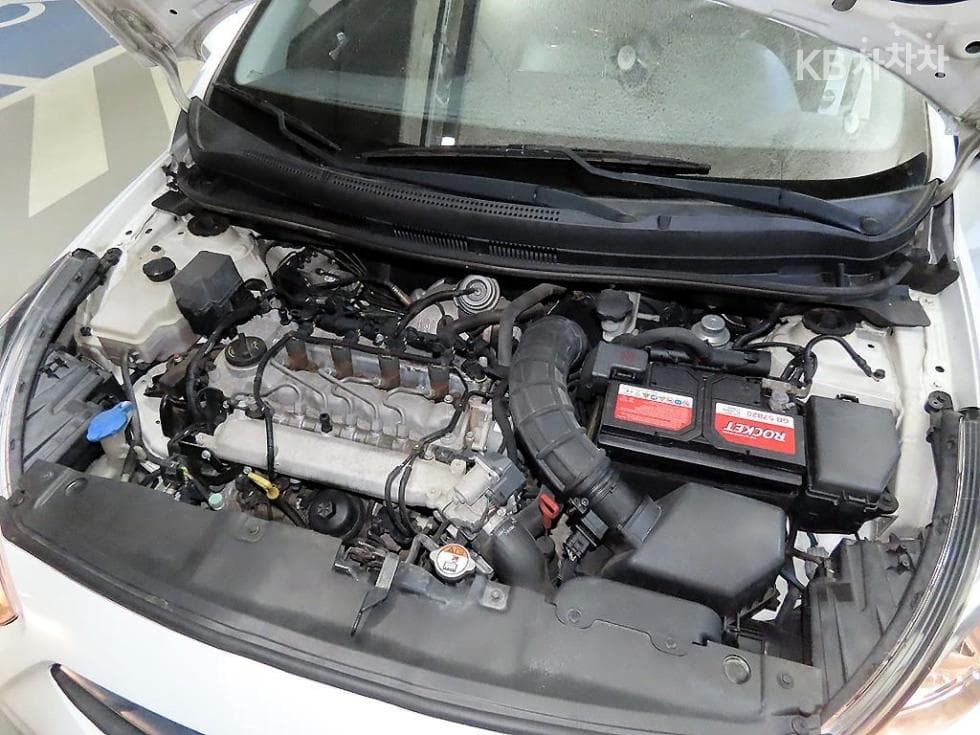 Hyundai Accent(신형)1.6 VGT Smart - 18