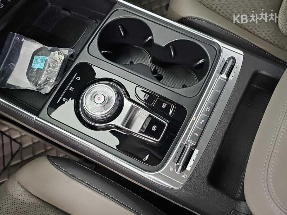 Киа The New (фейслифт) Канивал 4-то поколениеG3.5 GDI 7-местен (Лимузин) Signature - 8