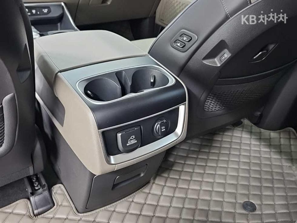 Киа The New (фейслифт) Канивал 4-то поколениеG3.5 GDI 7-местен (Лимузин) Signature - 15