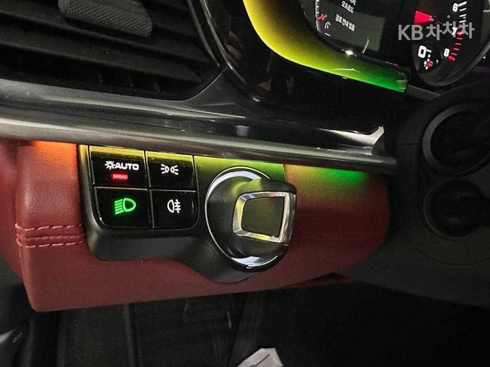 Porsche 파나메라 (971)3.0 4 Стандартен - 15