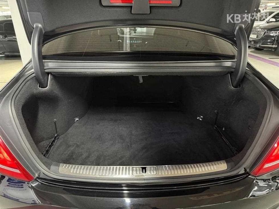 Genesis EQ9005.0 GDI AWD Prestige - 18