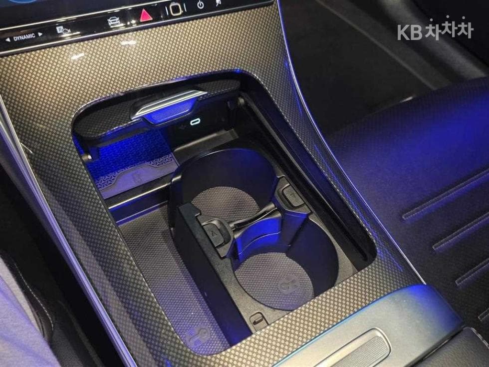 Mercedes-Benz C-Клас 6세대(W206)C300 AMG Line - 17