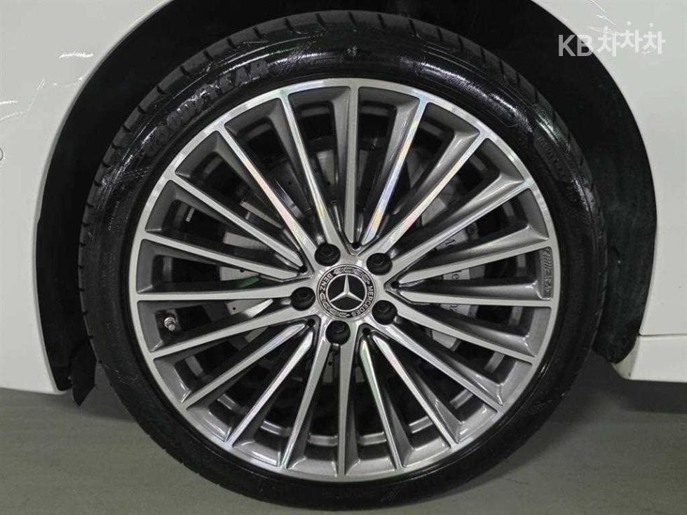 Mercedes-Benz C-Клас 6세대(W206)C300 AMG Line - 19