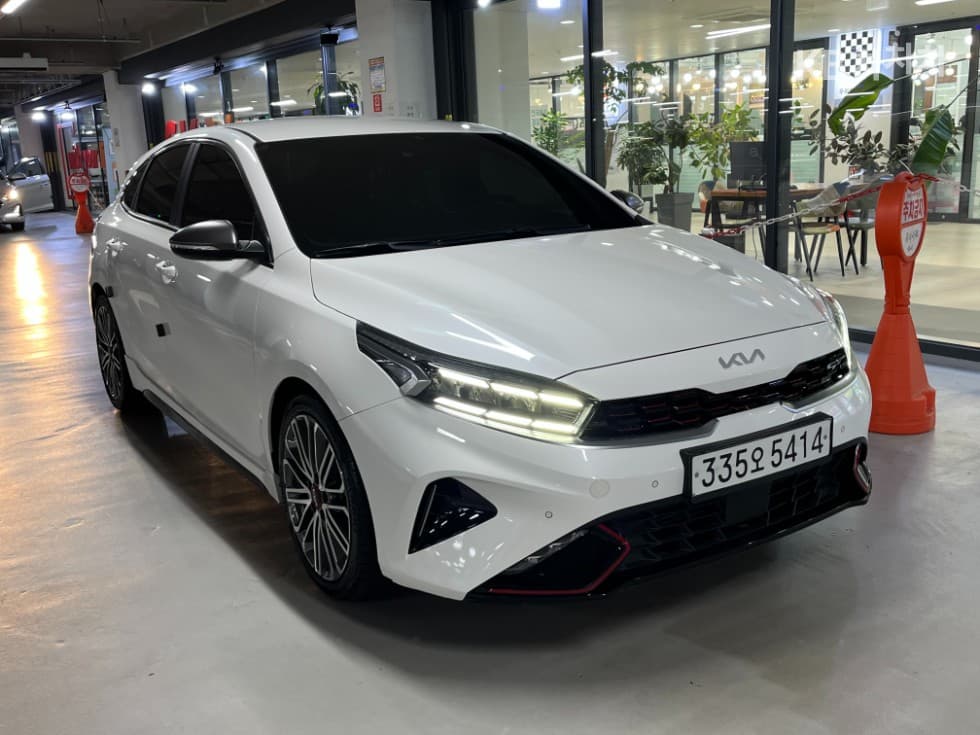 Киа The New (фейслифт) K3 GT(BD) 1.6 Турбо Бензин Директ Инжекция 5-врати Signature - Image 1