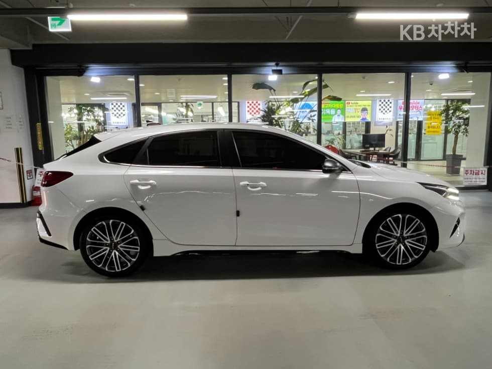 Киа The New (фейслифт) K3 GT(BD)1.6 Турбо Бензин Директ Инжекция 5-врати Signature - 3
