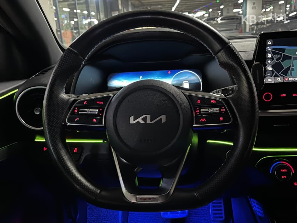Киа The New (фейслифт) K3 GT(BD)1.6 Турбо Бензин Директ Инжекция 5-врати Signature - 9