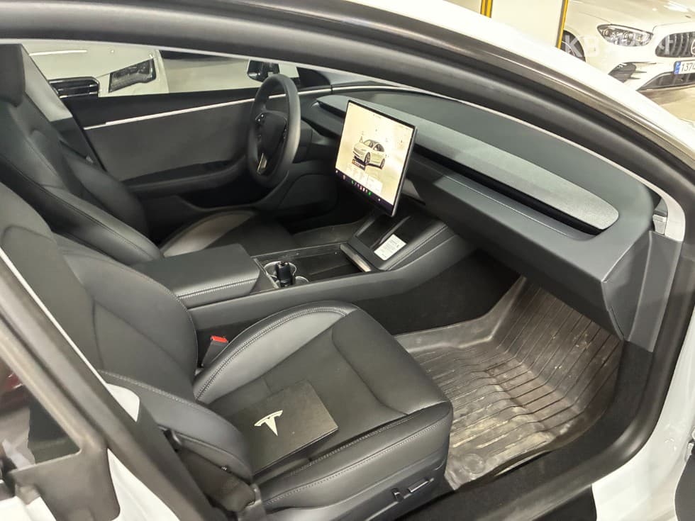 테슬라 Model 3 HighlandRWD - 10
