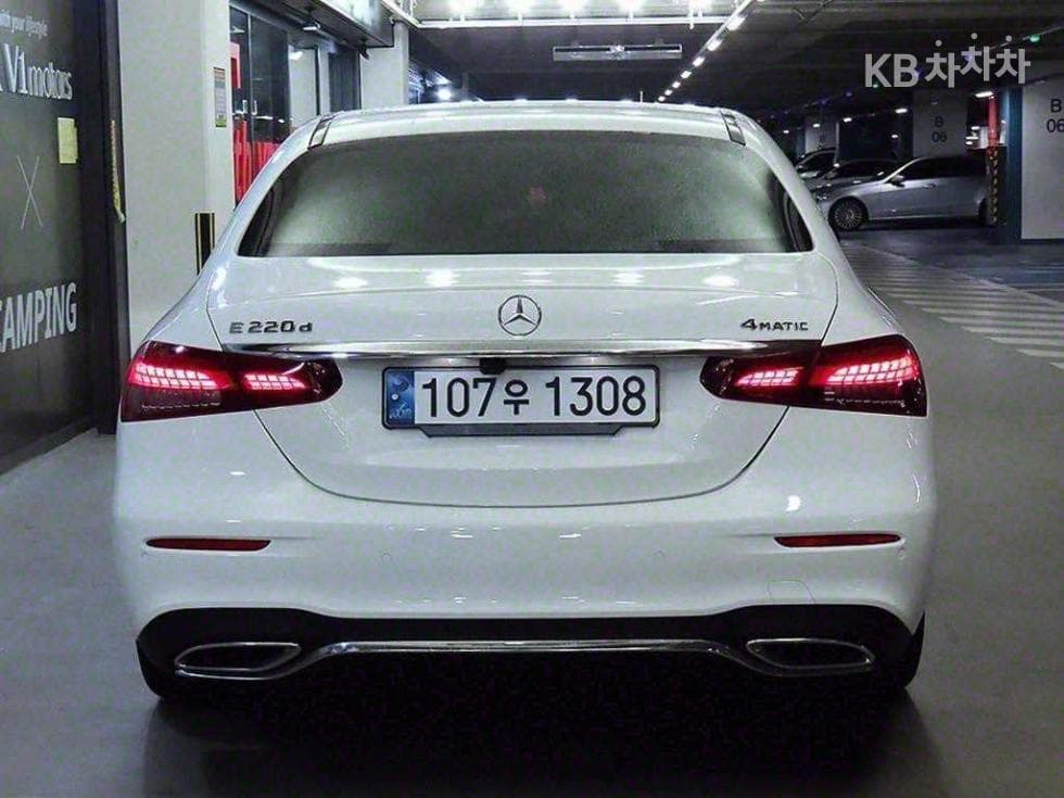 Mercedes-Benz E-Клас (W213)E220d 4MATIC AMG Line - 5