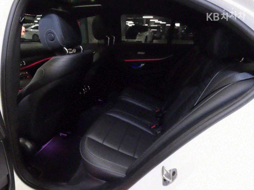 Mercedes-Benz E-Клас (W213)E220d 4MATIC AMG Line - 7