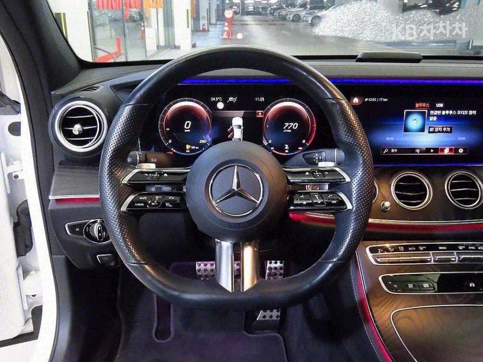 Mercedes-Benz E-Клас (W213)E220d 4MATIC AMG Line - 8