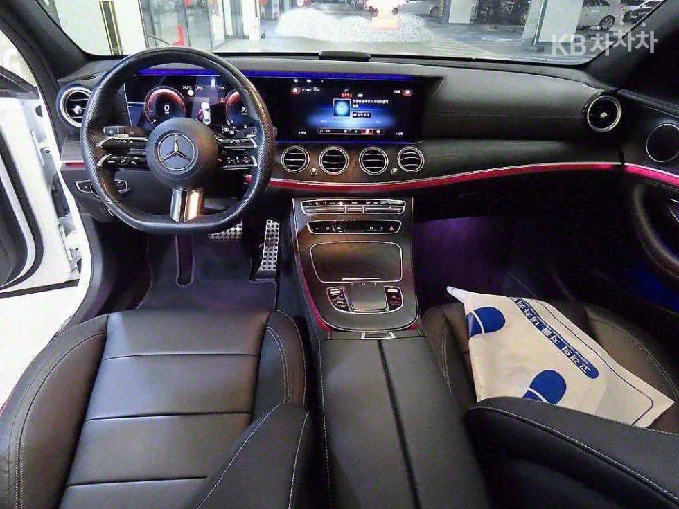 Mercedes-Benz E-Клас (W213)E220d 4MATIC AMG Line - 10