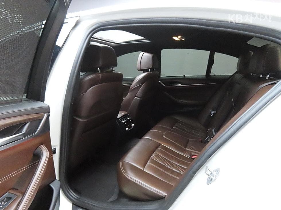BMW 올New5 Series (G30)520d M Sport Plus - 11