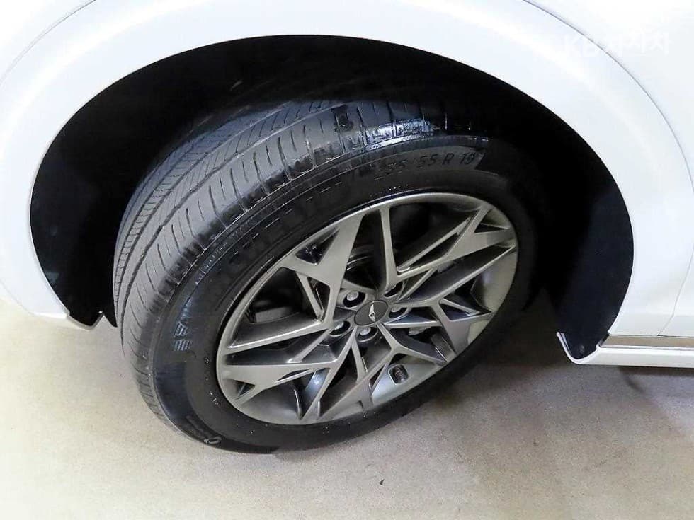 Genesis GV70Gasoline 2.5T AWD - 19