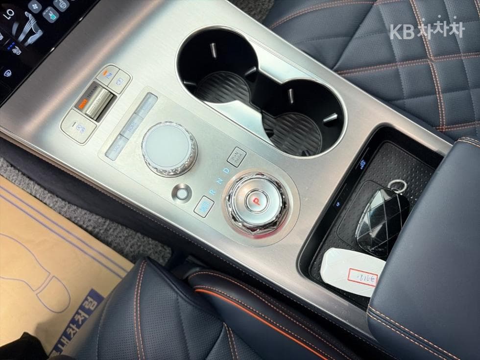 Genesis GV70Gasoline 2.5T AWD - 8