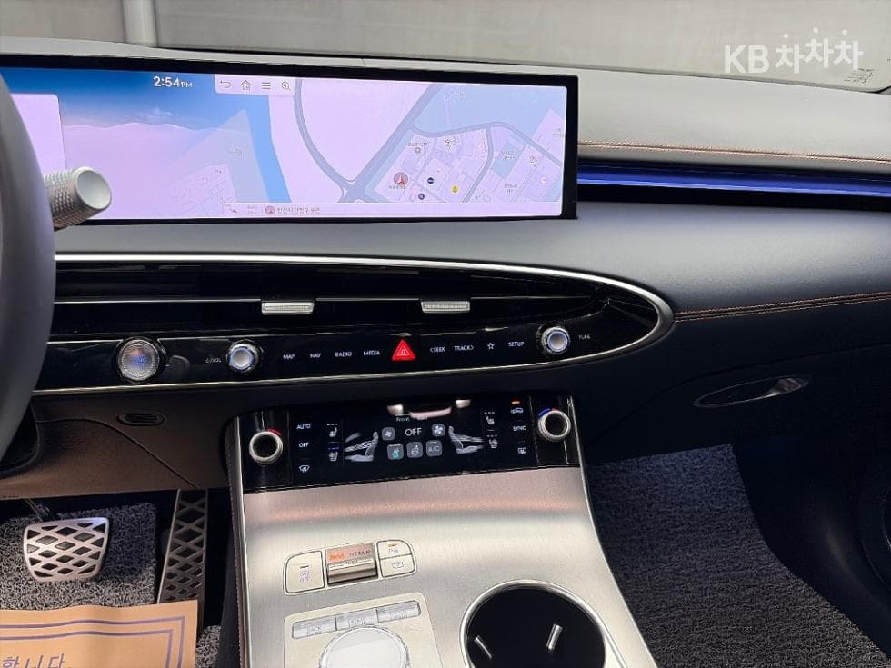 Genesis GV70Gasoline 2.5T AWD - 10