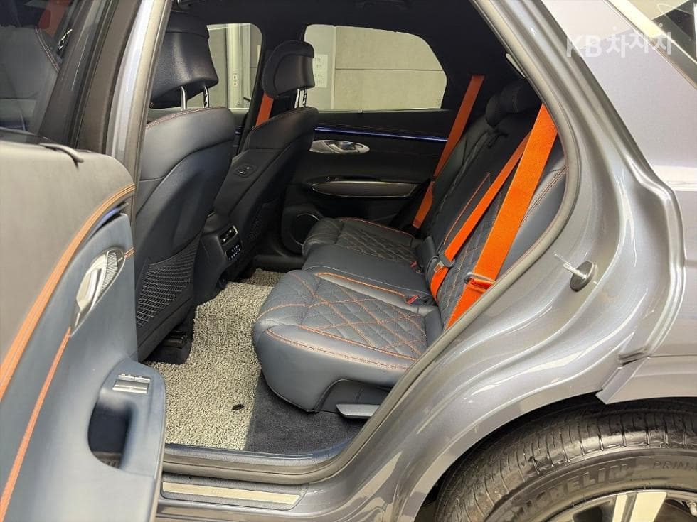 Genesis GV70Gasoline 2.5T AWD - 12