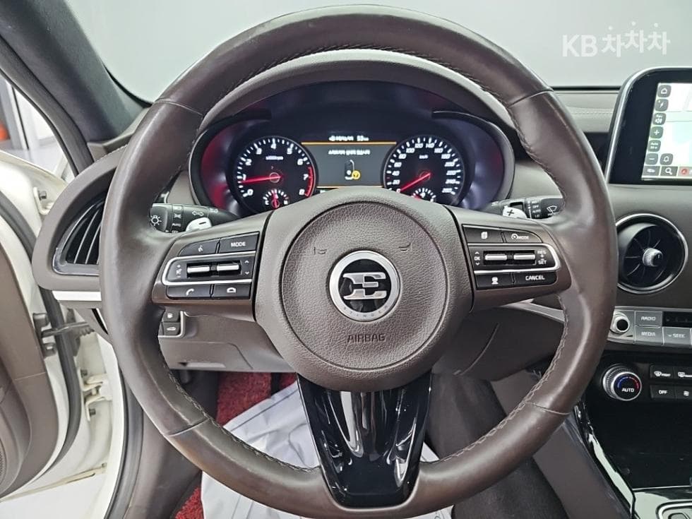 Киа Stinger2.0 Турбо 4x4 플래티넘 - 9