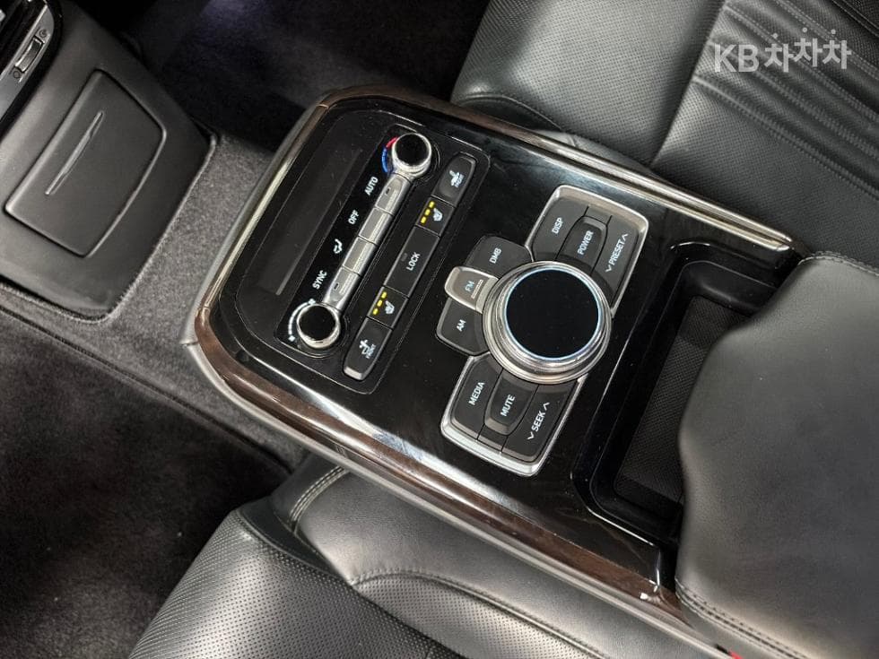 Дженезис EQ9003.8 GDI AWD Премиум Люкс - 13