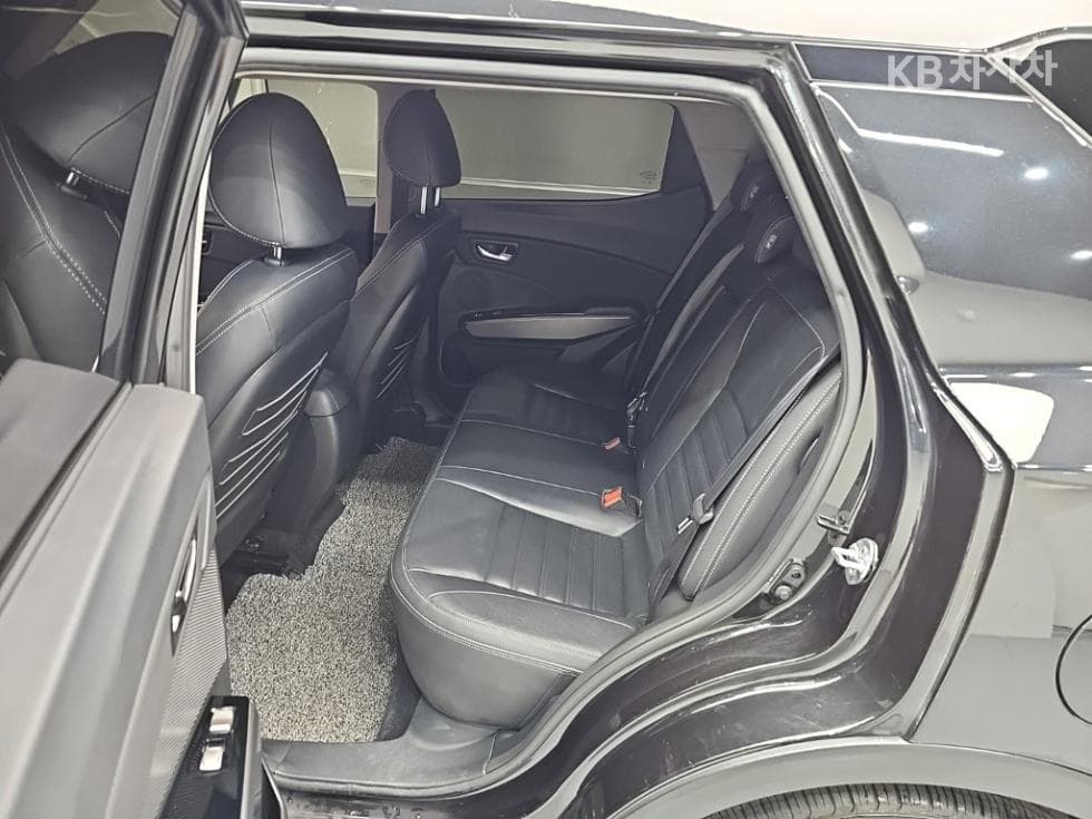 КейДжи Мобилити Тиволи AirБензин 2WD RX - 12