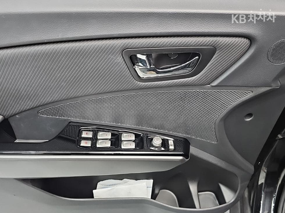 КейДжи Мобилити Тиволи AirБензин 2WD RX - 17