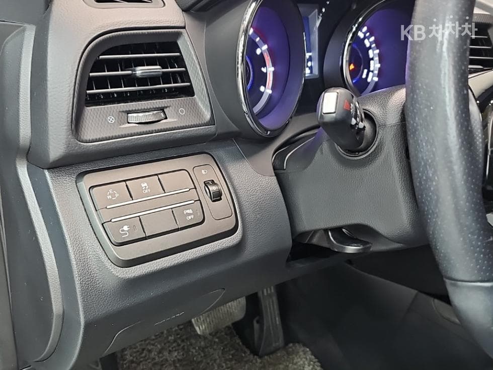 КейДжи Мобилити Тиволи AirБензин 2WD RX - 18