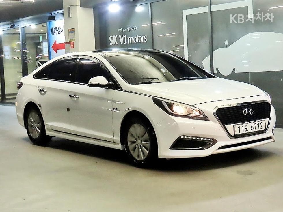 Хюндай Соната LF Хибрид 2.0 HEV Modern - Image 1