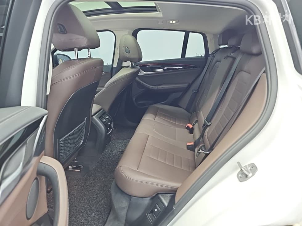 BMW New X4 (G02)xDrive 20d xLine - 12