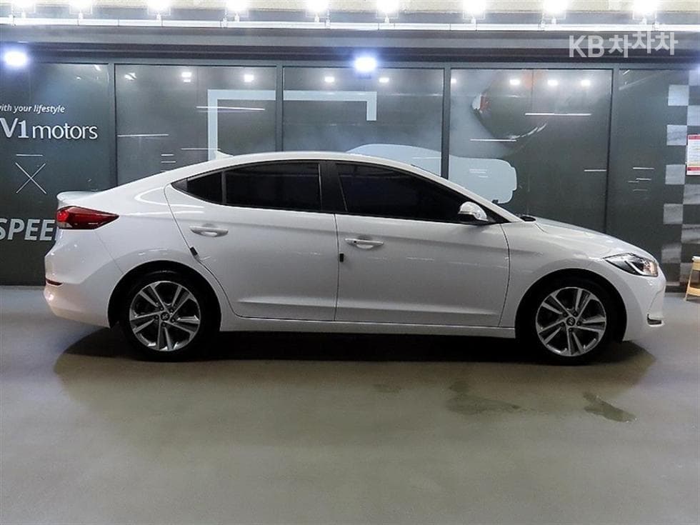 Хюндай Avante (Elantra)AD1.6 GDi Value Plus - 3