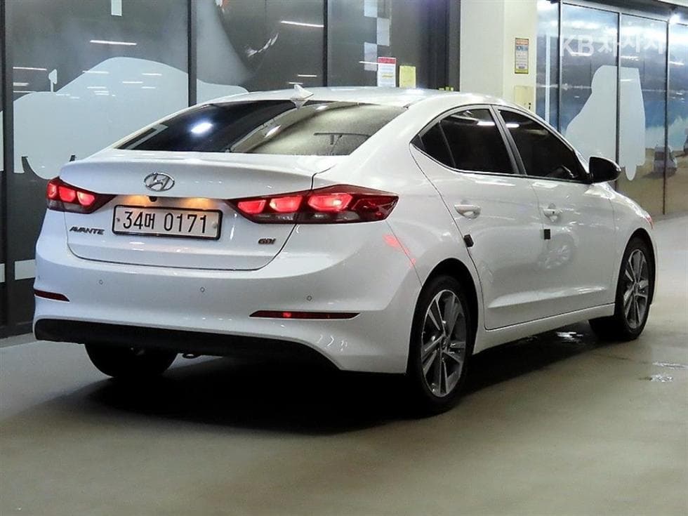 Хюндай Avante (Elantra)AD1.6 GDi Value Plus - 4