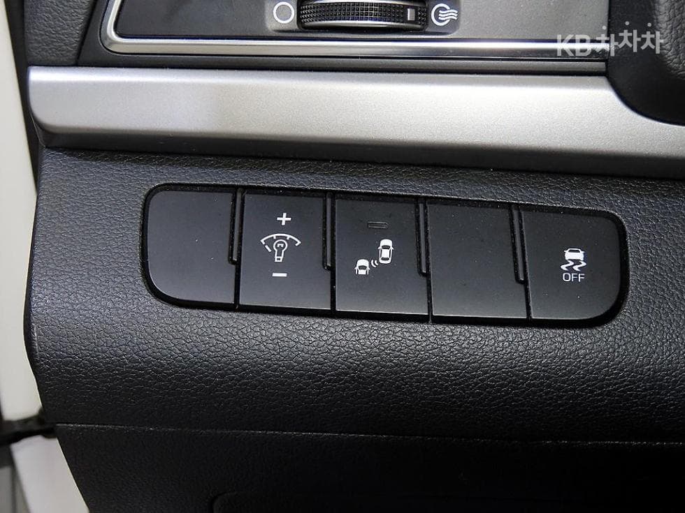 Хюндай Avante (Elantra)AD1.6 GDi Value Plus - 14