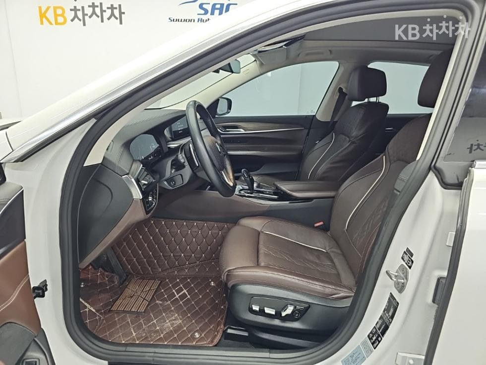 BMW Gran Turismo6 Series GT 630d xDrive Luxury Line - 11
