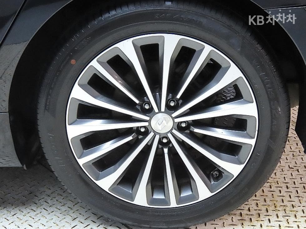 Hyundai Grandeur (Azera)HGHG300 Premium - 20