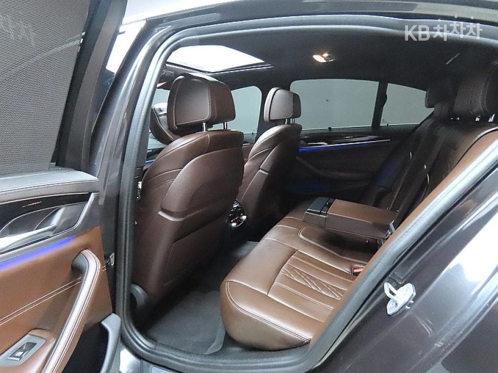 BMW 올New5 Series (G30)520d M Sport Plus - 11