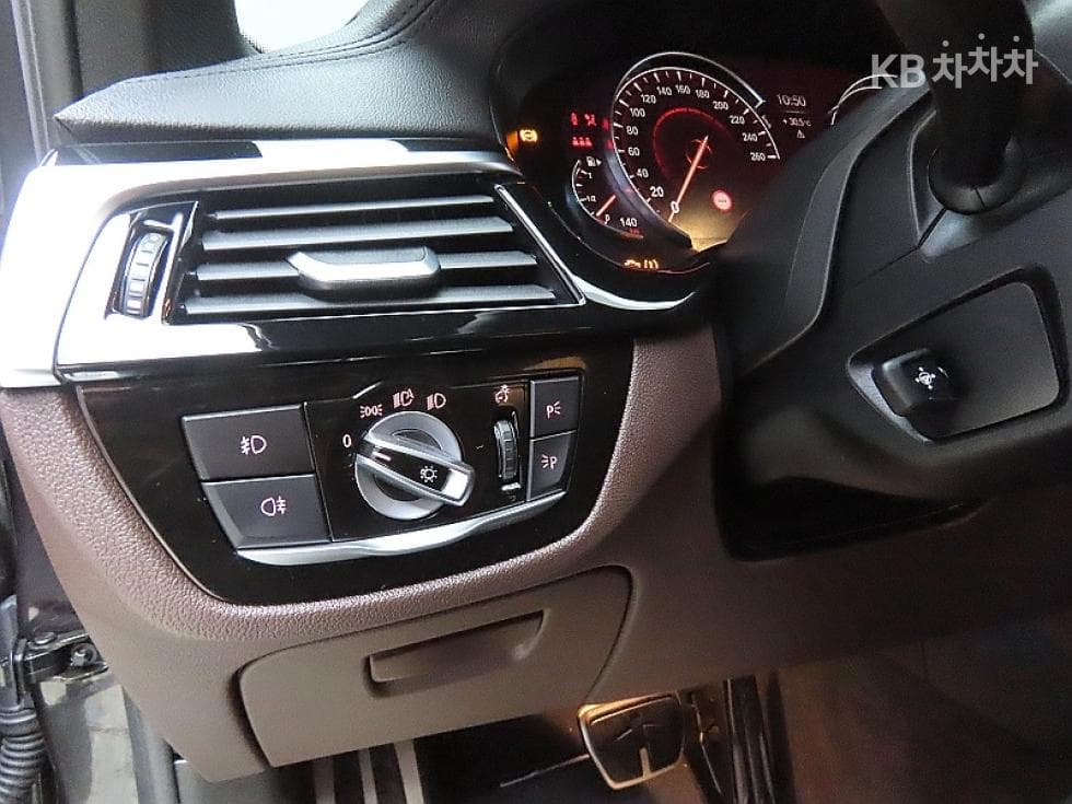 BMW 올New5 Series (G30)520d M Sport Plus - 12
