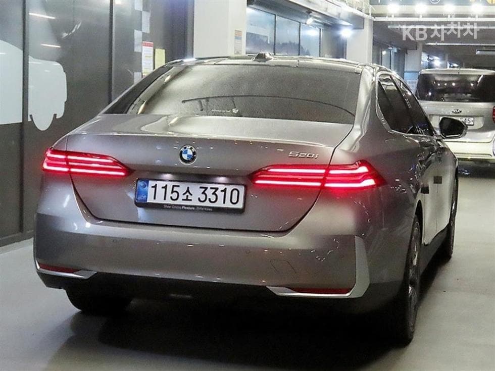 BMW New5 Series(G60)520i SE - 4