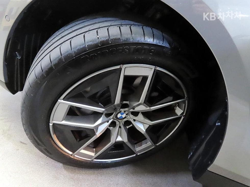 BMW New5 Series(G60)520i SE - 20