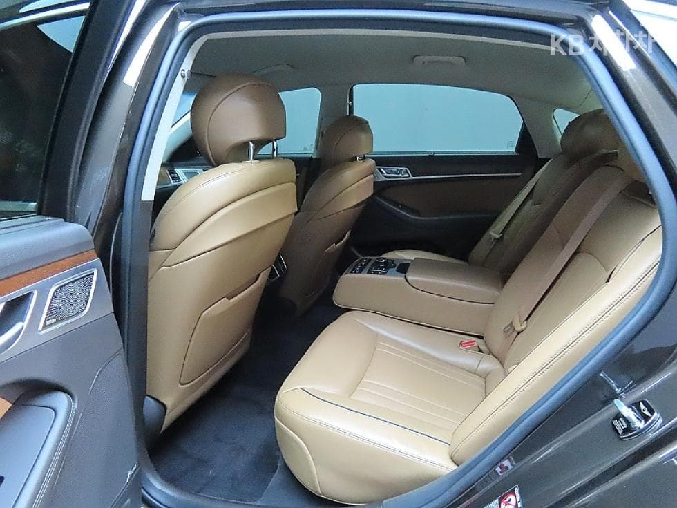 Genesis G803.8 GDI AWD Premium Luxury - 11