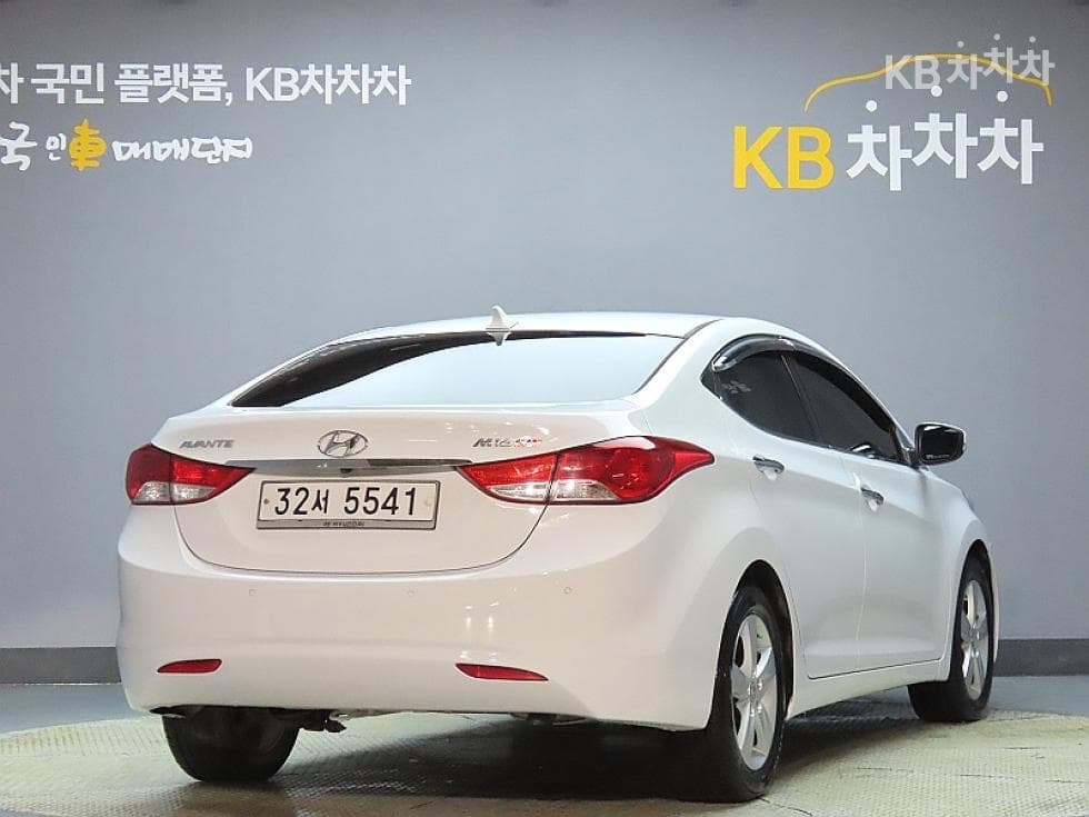 Hyundai Avante (Elantra)MDM16 GDi PREMIER - 2