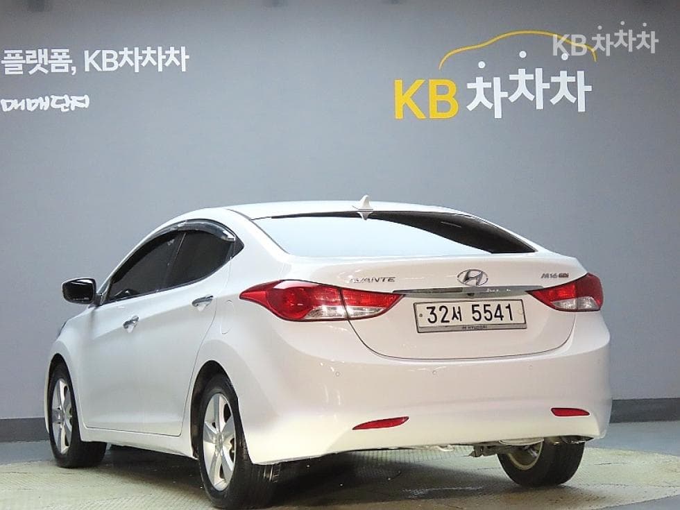 Hyundai Avante (Elantra)MDM16 GDi PREMIER - 4