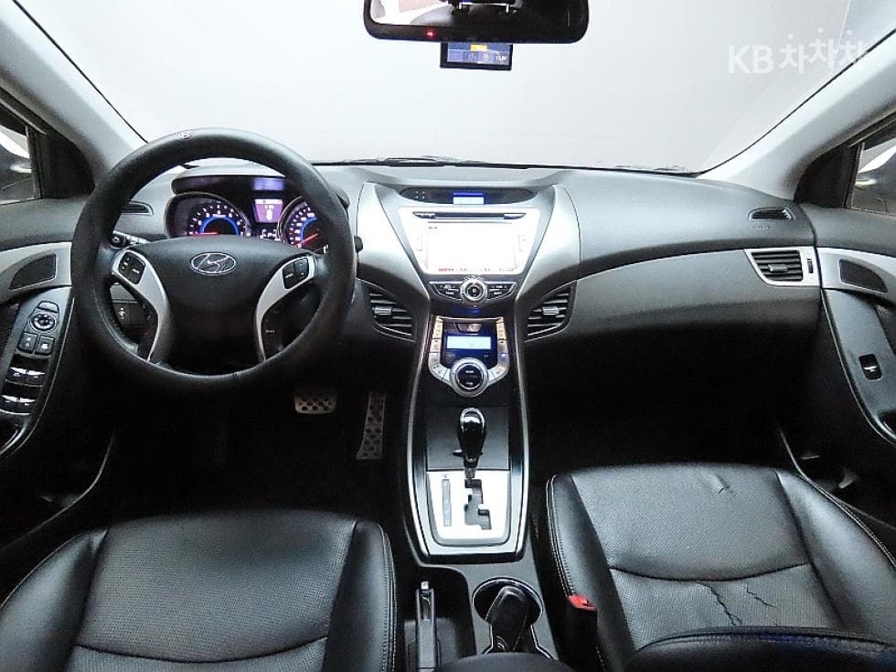 Hyundai Avante (Elantra)MDM16 GDi PREMIER - 6